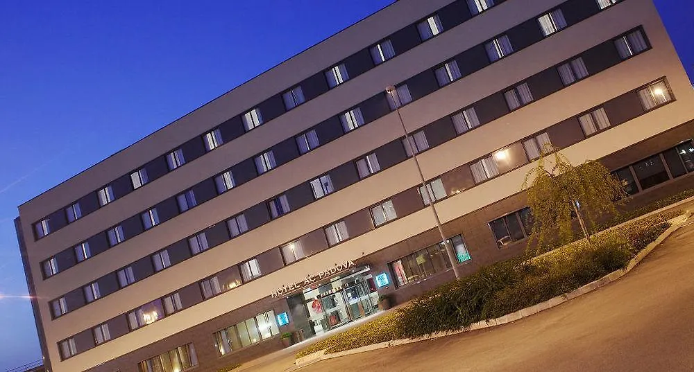 AC Hotel Padua 4*,