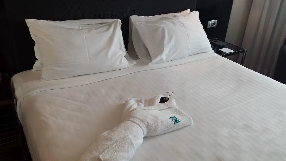 AC Hotel Padua 4*,
